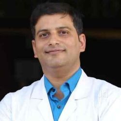 Dr Rajiv Gupta (Arthroscopy and Sports Injury Center)   